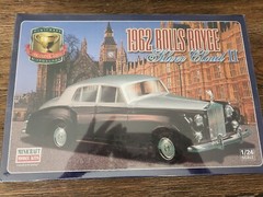 NEW/SEALED Minicraft 1962 Rolls Royce Silver Cloud II 1/24 Scale Model Level 2
