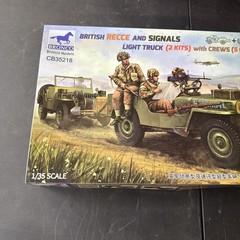 Bronco 1/35 35218 British Recce And Signals Light Truck w/Crews