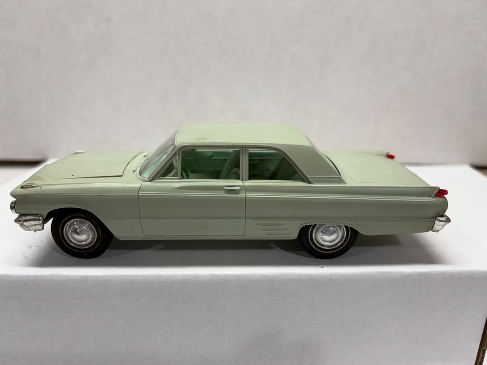 VINTAGE AMT 1/25 SCALE JUNKYARD 1962 MERCURY METEOR JUNKYARD BUILT MODEL KIT