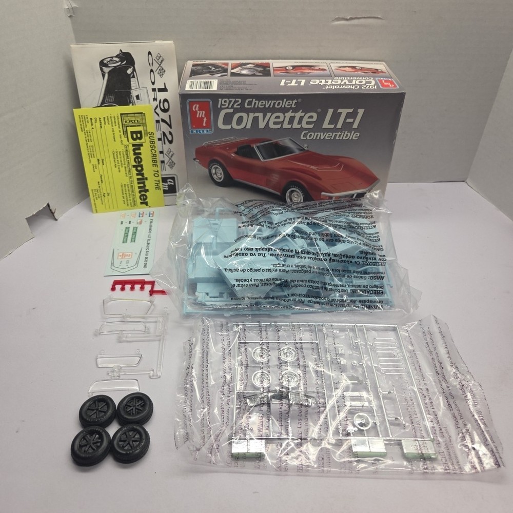 Amt #6080 1/25 1972 Chevrolet Corvette Lt-1 Convertible Molded Blue