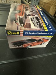 1999 Revell Monogram ’70 Dodge Challenger 2 ‘n 1 # 85-2596