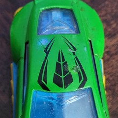 GREENBRIER SUNTOYS 9891 GREEN BLUE & YELLOW DIECAST 2 3/4″ CAR W/ COBRA SNAKE