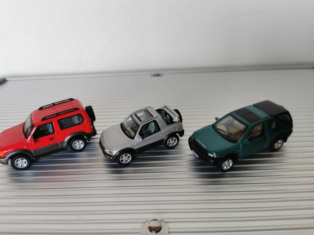 Lot of 3 Hongwell 1/72 Toyota Raf 4, Toyota Land Cruise, Land Rover