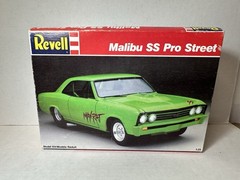 Revell Chevy Malibu SS Pro Street 1:25 Model Kit #7147 1989 (COMPLETE / UNBUILT)