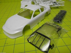 DONOR NASCAR 2003-2005 CHEVROLET MONTE CARLO STOCK CAR KIT- WHITE – 1/24