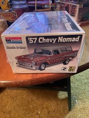 Revell Monogram Classic Cruiser 1957 Chevy Nomad 1:24 Scale Model Car Kit NEW