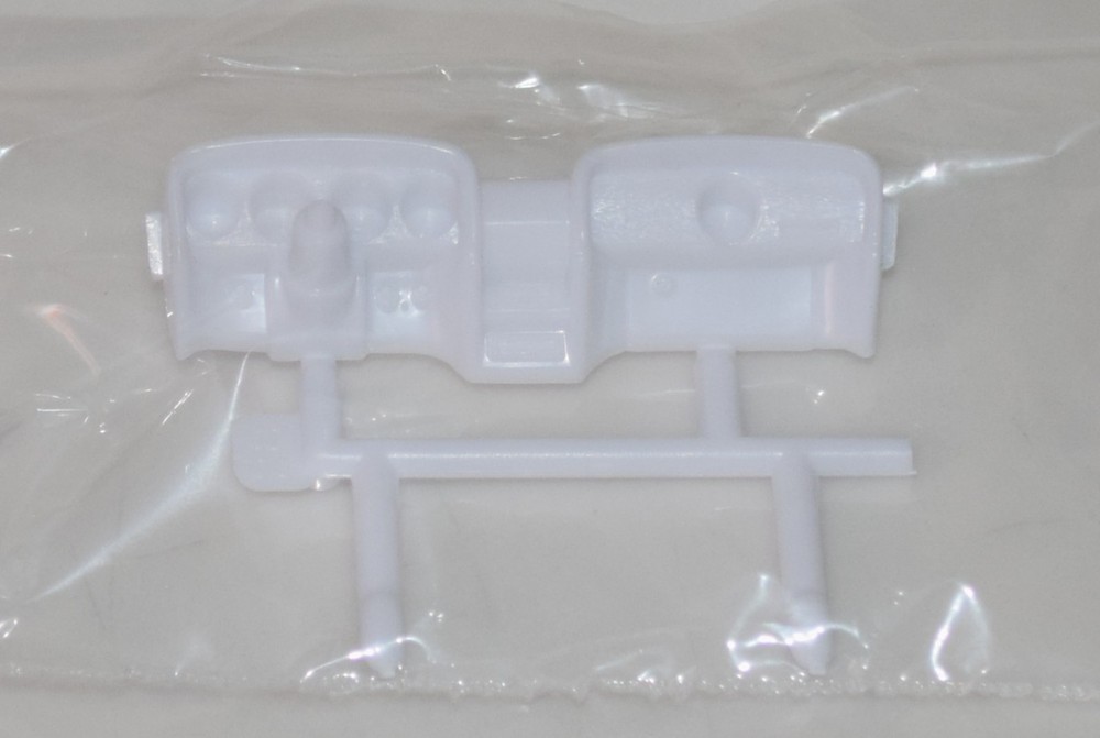 REVELL 1969 FORD BOSS 302 MUSTANG 85-4313 ⭐PARTS⭐ DASHBOARD ASSEMBLY 1:25