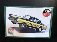 AMT 1153/12 HURST HEMI UNDER GLASS BARRACUDA DRAG CAR-NIB-1/25 SCALE