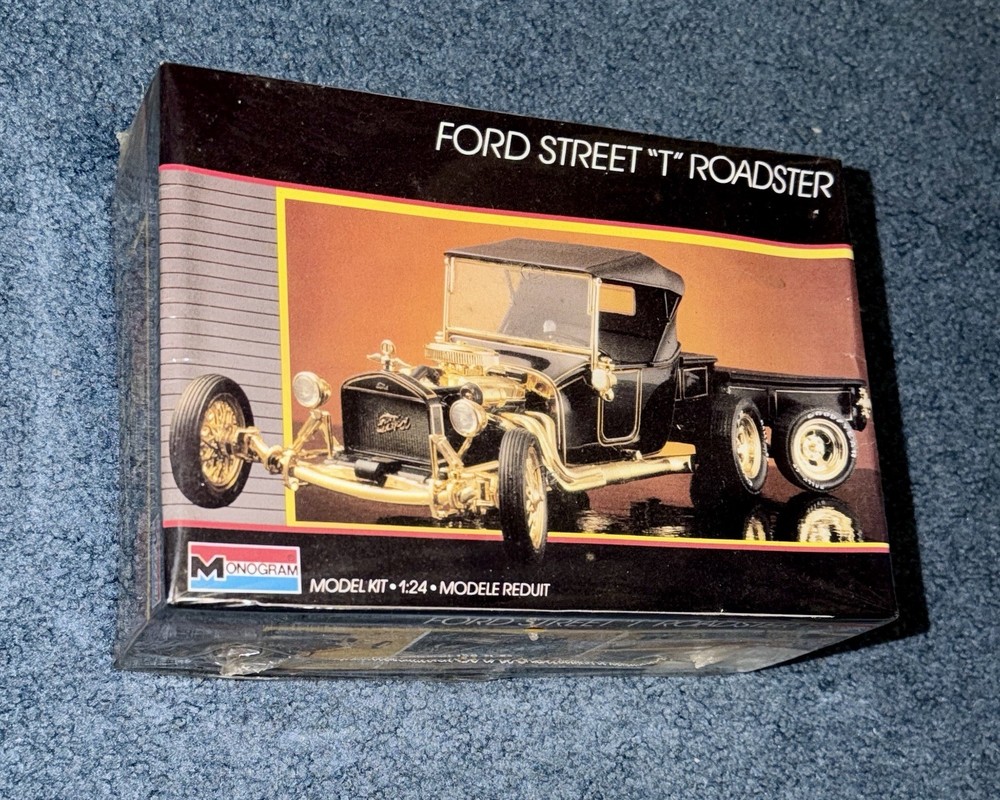 1996 Revell Monogram Ford Street “T” Roadster Model Kit / 1:24 Scale / #2741