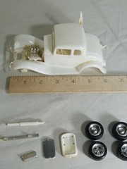 VINTAGE 1932 FORD 5 WINDOW COUPE PARTIAL BUILD ORIGINAL ISSUE MODEL KIT HOT ROD