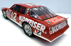 Monogram 1:24 Bonnett’s ’86 #12 Budweiser NASCAR John Klaver Pro-Built Model Kit