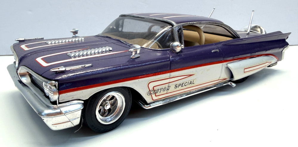 AMT 1:25 1959 Pontiac Bonneville Lowrider Klaver Collection Built Model Kit