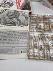 8 Vintage Model Military Kits, Tanks, Rangers And Figures