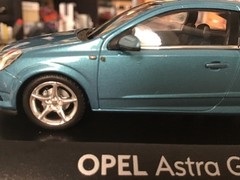 1/43 minichamps Opel Astra, GTC blue , 2door hatch mint++ !