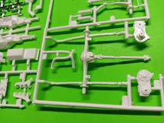 Frame Chassis Axles 302 Engine V8 1980 Ford Bronco 4×4 1/24 Revell Gone Fishing