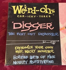 ~WEIRD OHS DIGGER THE WAY OUT DRAGSTER FACTORY SEALED MODEL KIT 16001 HAWK 2006~