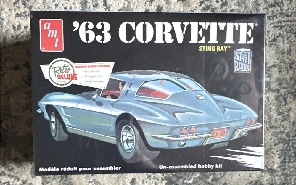 AMT ’63 Corvette Sting Ray 1/25 Unassembled Model Kit Street Rods AMT861/12