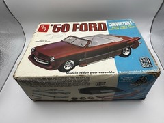 AMT 1950 Ford Convertible StreetRods 1/25 Scale Plastic Model Kit