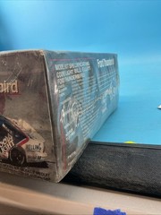 AMT #9 Coors Light Ford Thunderbird Bill Elliott Kit # 6740 Factory Sealed 1:25