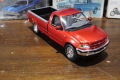Revell 1997 Ford XLT F-150 Standard Cab Pickup Built Clean 1/25