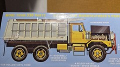 Autocar DC9964B Dump Truck CAB HOOD FENDERS 1:25 AMT NEW Model Kit PARTS