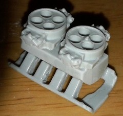 FABResinworks 24823 FORD High Rise Tunnel Ram Intake w/2; 4BBL Carbs 1/25 Scale