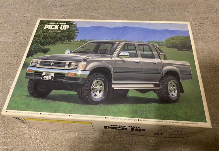 Aoshima 1/24 Toyota Hilux 4WD Pickup Truck Model Kit New