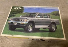 Aoshima 1/24 Toyota Hilux 4WD Pickup Truck Model Kit New