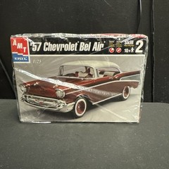 AMT 31543 1957 Chevy Hard Top model kit