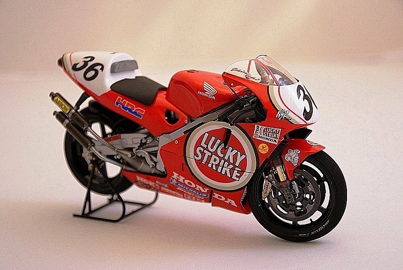 DECAL: 1/12 RED19 1999 LUCKIE HONDA NSR500 ITOH