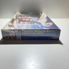 MRC #BC100 1:24 Scale 1960s Texaco Service Station Plastic Kit Sealed