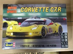 Revell 1:25 Chevy Corvette C7.R Yellow Unassembled Kit New In Sealed Package