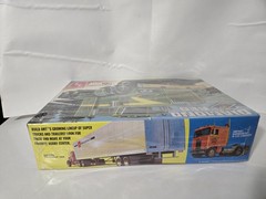 AMT 1-25 Diamond Reo Sealed New Sweet