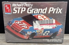 SEALED 1990 Amt Ertl 43 Richard Petty STP Grand Prix Pontiac 1:25 Model Kit 6728