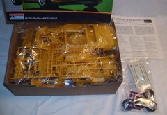 MONOGRAM 87 CORVETTE INDY PACE CAR ROADSTER MODEL KIT 1:24 2742