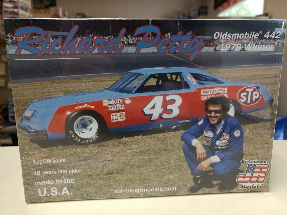 JR Salvinos Models RPO1979D Richard Petty Oldsmobile 1979 442model kit