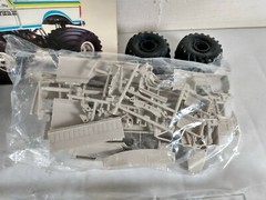 Destroyer II Ford Monster Truck AMT 1:25 Model Kit # 6930 ~ Sealed Parts Bags