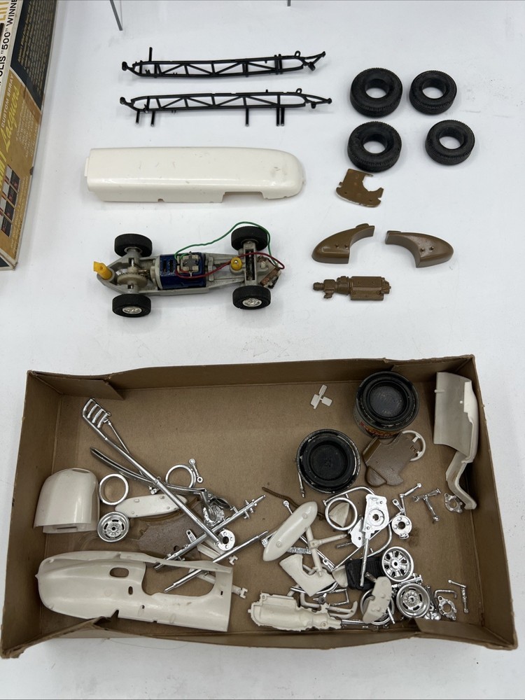 AMT AGAJANIAN’S WILLARD BATTERY SPECIAL INDY 500 WINNER 1/25 Z42 Parts Car