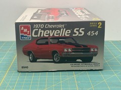 AMT Ertl 1970 Chevrolet Chevelle SS 454 Model Kit 1/25 Scale Partially Assembled