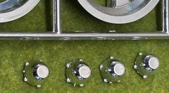 Monogram ‘32 Ford Street Rod “ BIG Deuce ” 1/8 Scale Mag Wheels / Center Caps
