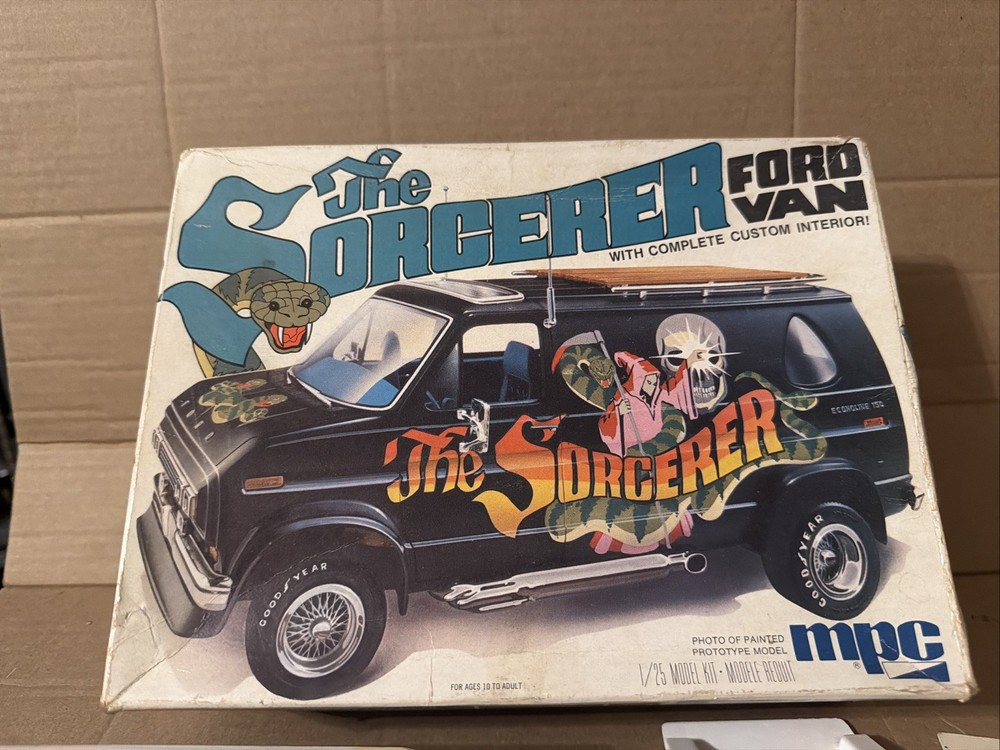MPC 1977 The Sorcerer Ford Custom Van 1/25 Model Kit 1-0415 Open Box