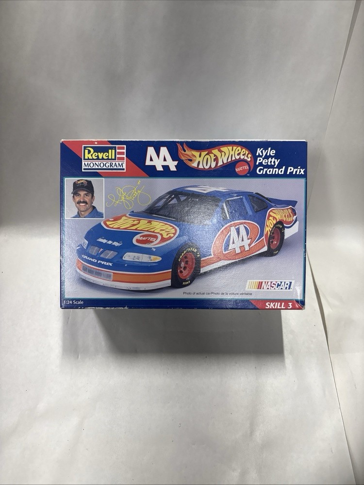 Revell Monogram model Kit #44 Kyle Petty Grand Prix Hot Wheels