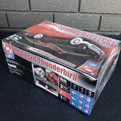 1:25 AMT Ertl 1957 Ford Thunderbird Model Kit – Sealed Bent Box See Photos 31925