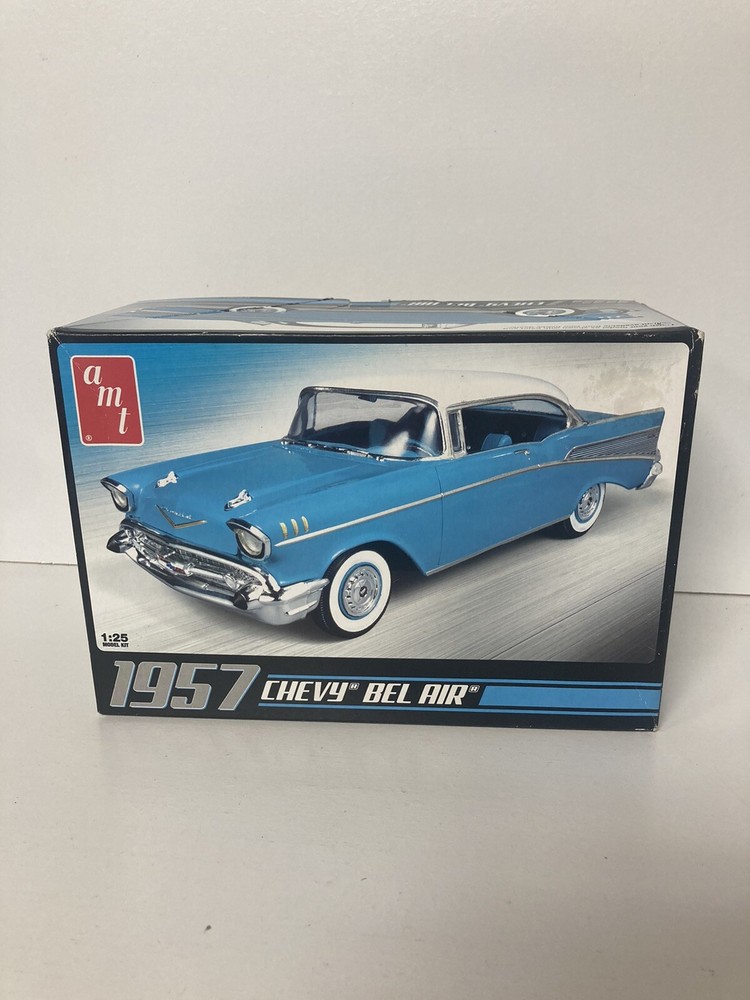 AMT 638M/12 1957 CHEVY BEL AIR MODEL CAR KIT plastic race 1:25 Scale AMT638 NEW