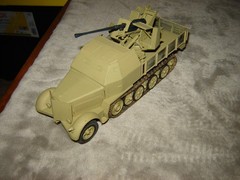 Armoured Vehicle w/Gun Well Built & Painted Excellent Condition 1/35 Built