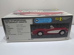 ✨VINTAGE✨ AMT Ertl 1957 Chevrolet Corvette 1/25 Scale Model Kit 8212