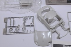 AMT ERTL GULDSTRAND GRAND SPORT 90 SCALE 1:25 MODEL KIT 6461