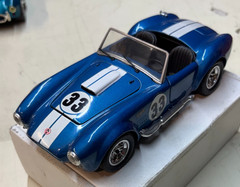 Revell Shelby Cobra 427 Racing 1/24 Blue/ White Stripes #33 with side pipes