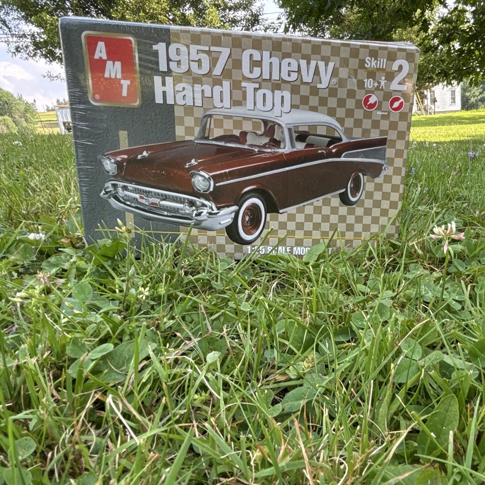 AMT 1957 Chevy Hard Top 1:25 Scale Model Kit Skill Level 2 Easy Age 10+