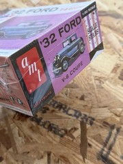 NOS 1:32 ‘32 Ford V-8 coupe Round2 Models AMT 1181/12